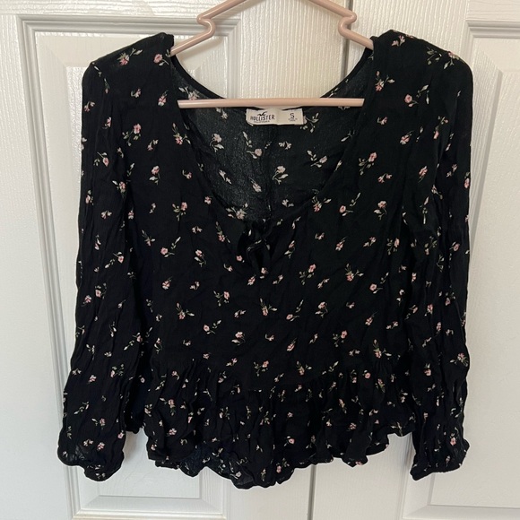 Hollister V-neck Shirt - Picture 2 of 3